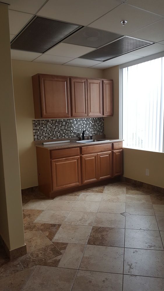Waukegan Medical Plaza : 1616 Grand Ave, Waukegan, IL 60085